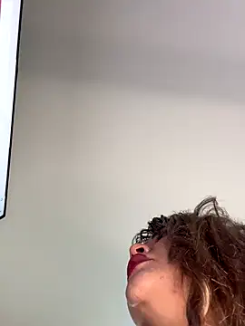 Zoe riivas online show from 5, 11, 2025