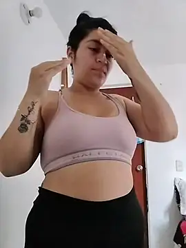 Snapshot of alejitasweet chatting on 1, 11, 2025 alejitasweet online show from 1, 11, 2025