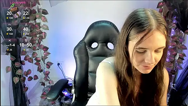 Snapshot of Shinny_Crystal chatting on 5, 10, 2025 Shinny Crystal online show from 5, 10, 2025