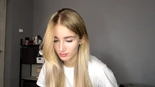 Snapshot of SweetCatherine chatting on 7, 10, 2025 SweetCatherine online show from 7, 10, 2025