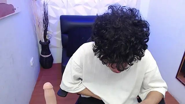 Liil boy online show from 15, 10, 2025