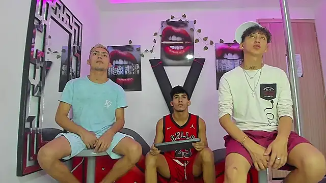 VERY HOT GUYS online show from 1, 10, 2025