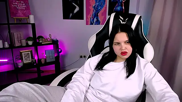 KittyKrissy  online show from 13, 10, 2025