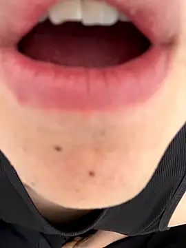 Snapshot of LiamMyst chatting on 16, 11, 2025 LiamMyst online show from 16, 11, 2025