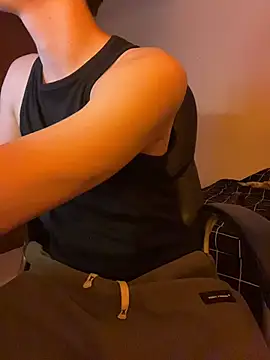 Snapshot of LiamMyst chatting on 21, 11, 2025 LiamMyst online show from 21, 11, 2025