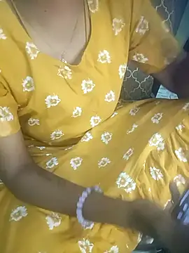 Snapshot of tamil_thaara03 chatting on 17, 11, 2025 tamil thaara03 online show from 17, 11, 2025