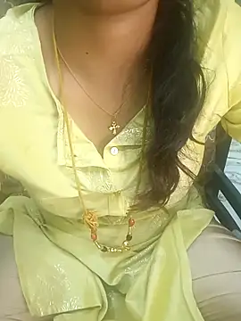 Snapshot of tamil_thaara03 chatting on 25, 11, 2025 tamil thaara03 online show from 25, 11, 2025