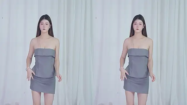 Snapshot of QY-003 chatting on 15, 12, 2025 QY-003 online show from 15, 12, 2025