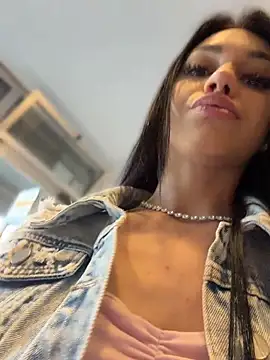 Snapshot of ilariea_girl chatting on 11, 5, 2026 ilariea girl online show from 11, 5, 2026