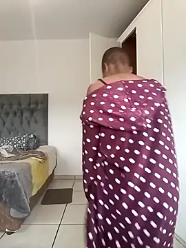 MissBubbles04 online show from 18, 10, 2025