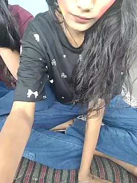 Unique girls90 online show from 4, 3, 2026