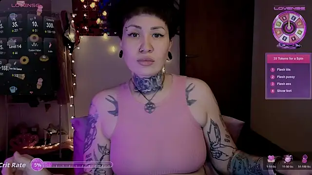 Snapshot of Senorita__Dakota chatting on 11, 11, 2025 Senorita Dakota online show from 11, 11, 2025