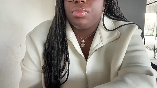 nanaisbackk online show from 18, 12, 2025