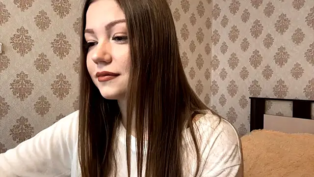 KissMeViolet online show from 13, 10, 2025