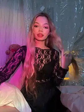  Siennaaa  online show from 5, 3, 2026