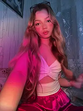  Siennaaa  online show from 20, 3, 2026