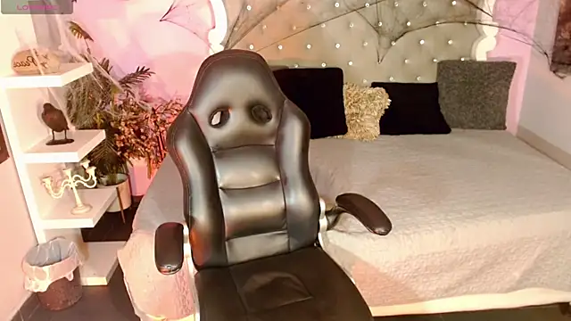 Snapshot of Miranda_Collins chatting on 17, 10, 2025 Miranda Collins online show from 17, 10, 2025