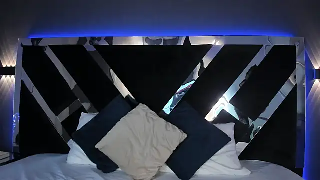 MeganR  online show from 14, 3, 2026