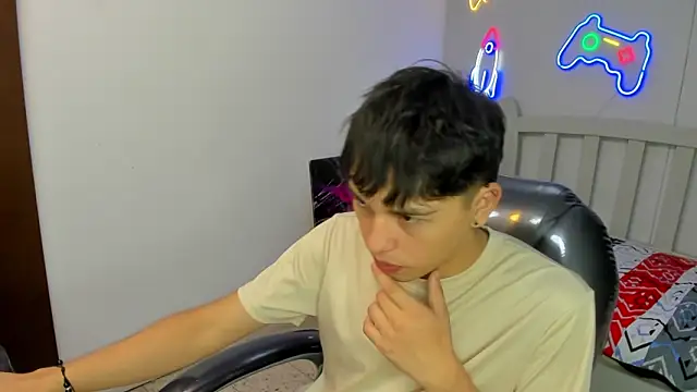 StiwenTwink online show from 12, 11, 2025