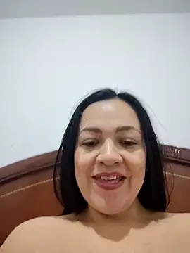 LindaSalo33 online show from 5, 10, 2025