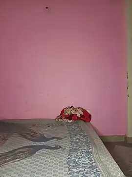 Snapshot of Kitty_18teen chatting on 8, 11, 2025 Kitty 18teen online show from 8, 11, 2025