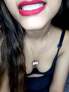 Snapshot of Kitty_18teen chatting on 19, 11, 2025 Kitty 18teen online show from 19, 11, 2025