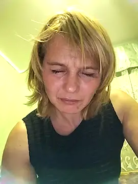 Masha412111 online show from 5, 10, 2025