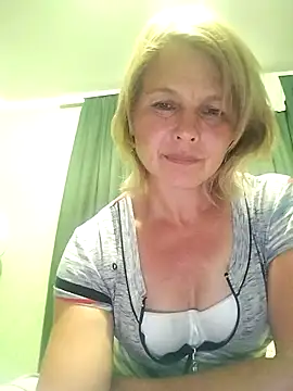 Snapshot of Masha412111 chatting on 7, 7, 2026 Masha412111 online show from 7, 7, 2026