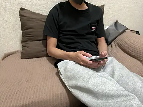 Snapshot of Ryunosukesuke chatting on 3, 11, 2025 Ryunosukesuke online show from 3, 11, 2025