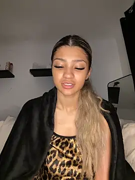 Honeyyyxo online show from 7, 11, 2025