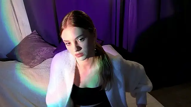 Snapshot of midnightMaya chatting on 19, 10, 2025 midnightMaya online show from 19, 10, 2025