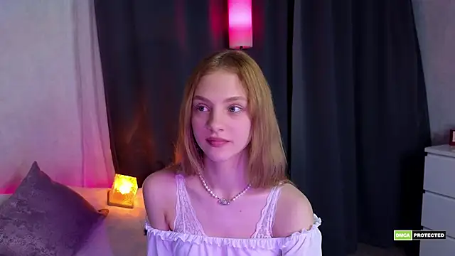 Snapshot of midnightMaya chatting on 17, 12, 2025 midnightMaya online show from 17, 12, 2025