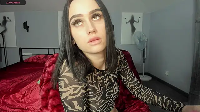 Lisa  Johnson online show from 23, 10, 2025