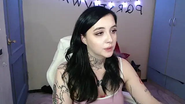 Snapshot of Rin_andersonn chatting on 26, 11, 2025 Rin andersonn online show from 26, 11, 2025