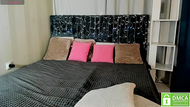 Malisha kiss online show from 1, 3, 2026