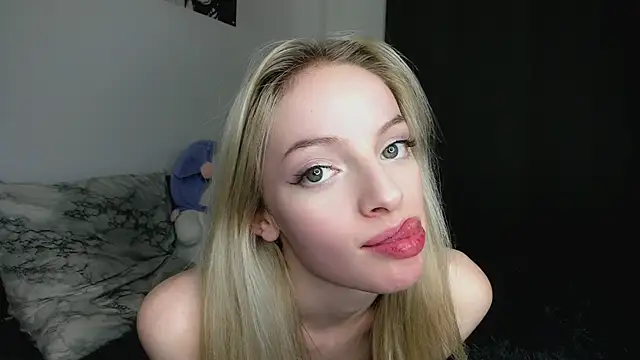 Snapshot of PocketDollX chatting on 14, 11, 2025 PocketDollX online show from 14, 11, 2025