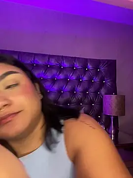 Snapshot of AryRose_ chatting on 12, 10, 2025 AryRose online show from 12, 10, 2025