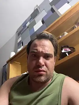 Snapshot of GymBoy83 chatting on 1, 10, 2025 GymBoy83 online show from 1, 10, 2025