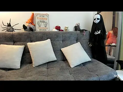 Bombom18  online show from 9, 10, 2025