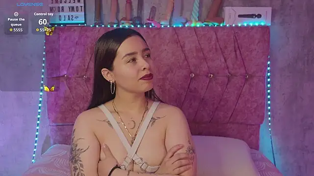Snapshot of Mia_lopez_1 chatting on 25, 6, 2026 Mia lopez 1 online show from 25, 6, 2026