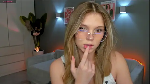 linakorvin online show from 4, 12, 2025