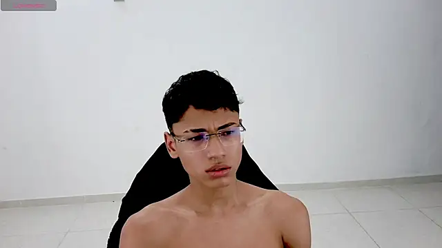 Im david02 online show from 18, 4, 2026