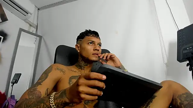 The boy dreams1 online show from 4, 12, 2025