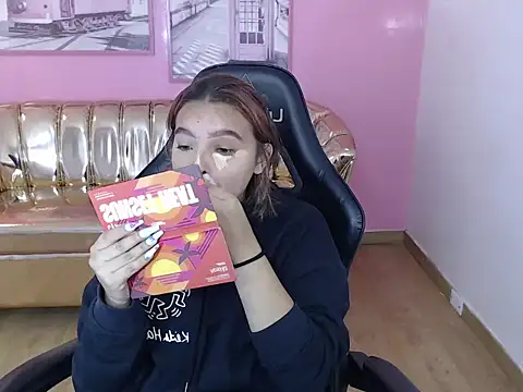 Snapshot of mia_foster_t chatting on 18, 10, 2025 mia foster t online show from 18, 10, 2025