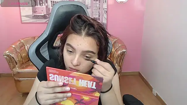 Snapshot of mia_foster_t chatting on 30, 11, 2025 mia foster t online show from 30, 11, 2025