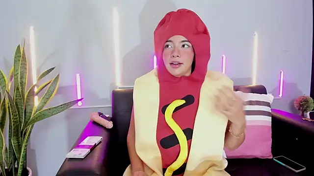 Snapshot of Jules_Angel chatting on 31, 10, 2025 Jules Angel online show from 31, 10, 2025