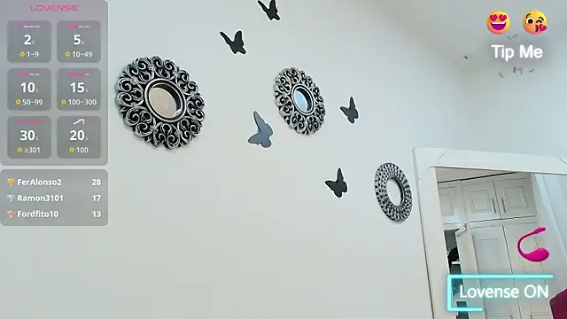 Perla Millsx online show from 27, 11, 2025