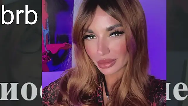 Snapshot of Queen_Violetta_ chatting on 9, 10, 2025 Queen Violetta online show from 9, 10, 2025