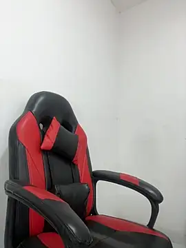 Olivia Rousett online show from 25, 11, 2025