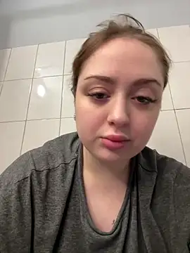 KellyMoors online show from 2, 12, 2025